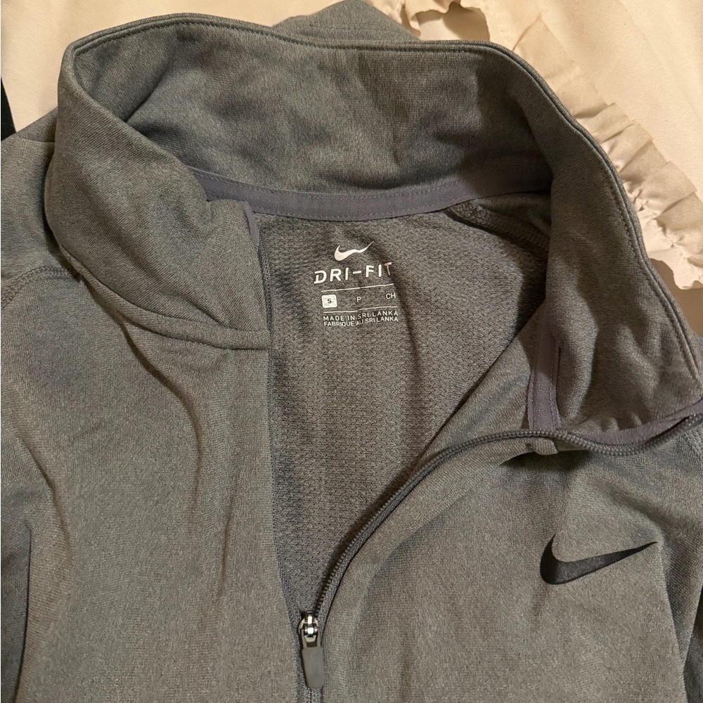 Nike pullover quarter zips (2) - Picture 2 of 7